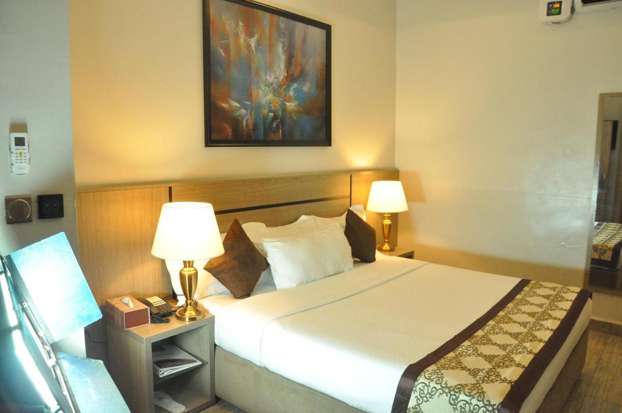 Moz One Executive Guest Rooms Agadez Mobushipe Extérieur photo