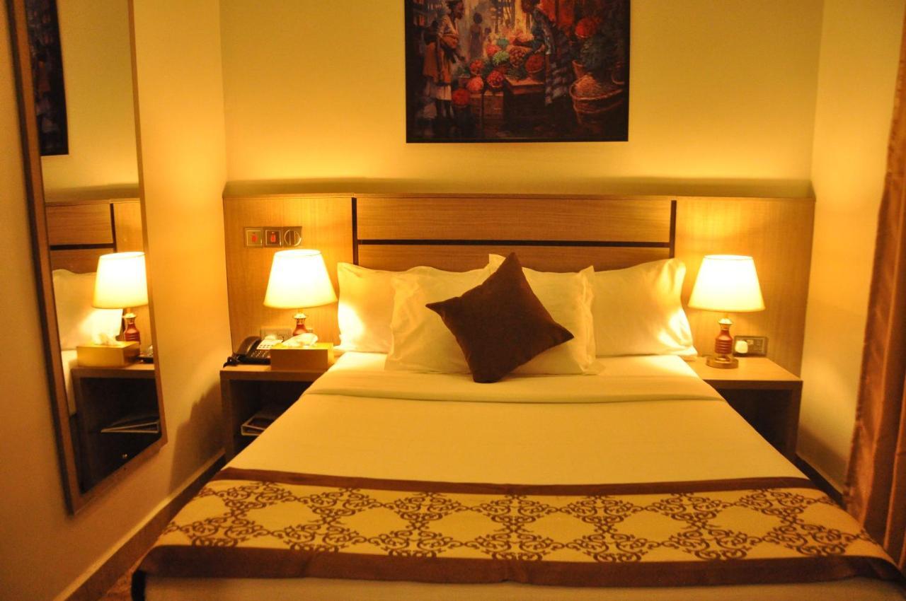 Moz One Executive Guest Rooms Agadez Mobushipe Extérieur photo